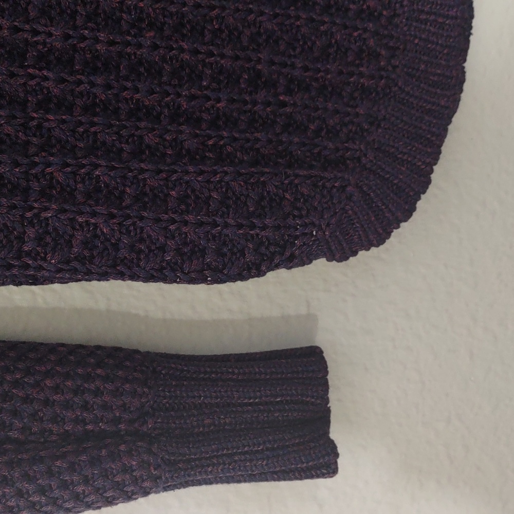 SLIGHTLY USED CALVIN KLEIN JEANS KNIT PURPLE SWEATER SIZE SMALL - Picture 6 of 10